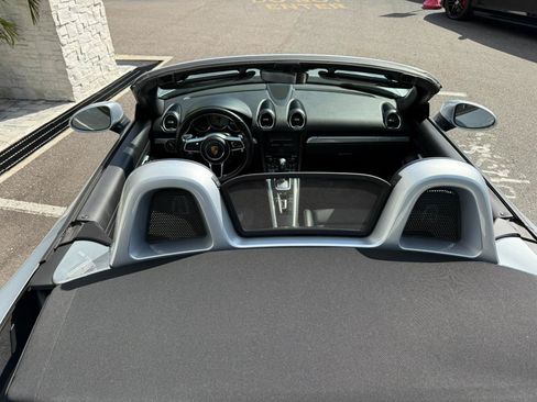 Used 2017 Porsche 718 Boxster S RWD image 19
