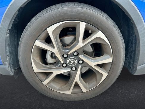 Used 2021 Toyota C-HR XLE FWD image 10