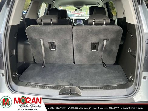 Certified 2023 GMC Acadia SLE w/ Driver Convenience Package image 11