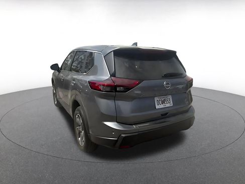 Used 2025 Nissan Rogue SV image 16