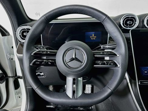 Used 2025 Mercedes-Benz GLC 300 image 11