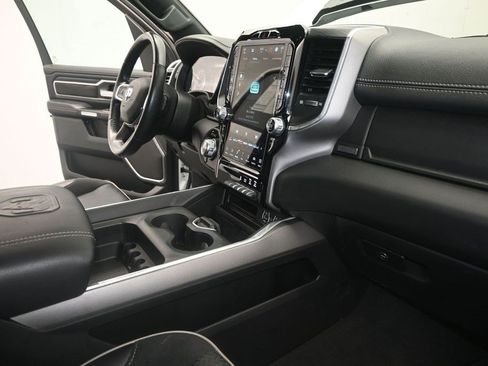 Used 2023 RAM 1500 Laramie AWD/4WD image 10