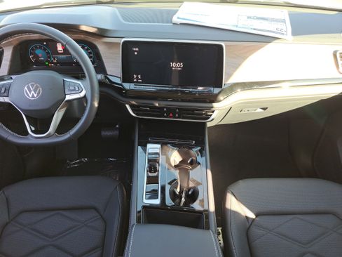 New 2026 Volkswagen Atlas SE FWD image 5
