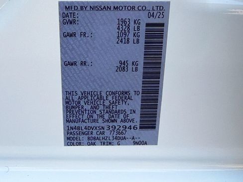 Used 2025 Nissan Altima 2.5 SV FWD image 41