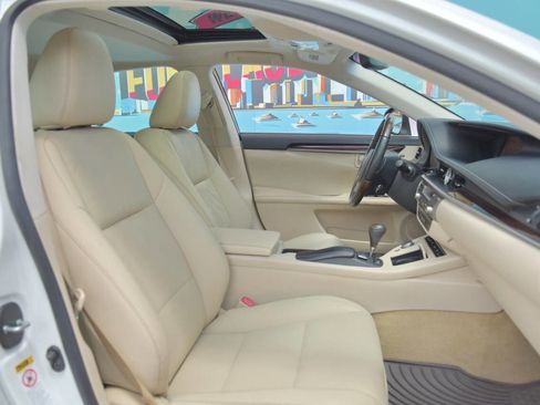 Used 2013 Lexus ES 350 w/ Luxury Pkg FWD image 40