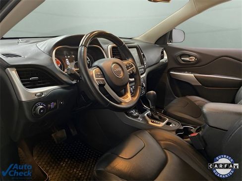 Used 2017 Jeep Cherokee Overland w/ Technology Group image 58