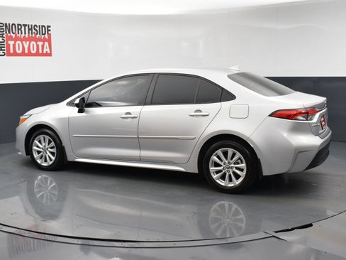 Used 2024 Toyota Corolla LE w/ LE Convenience Package image 2