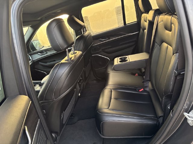 Used 2026 Jeep Grand Cherokee Limited w/ Limited Altitude Package AWD/4WD image 21