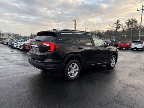 Used 2022 GMC Terrain SLE w/ Driver Convenience Package image 6