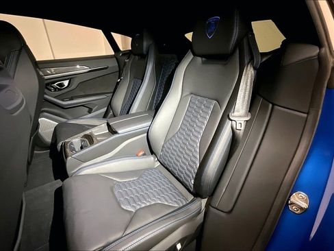 Used 2022 Lamborghini Urus AWD/4WD image 27