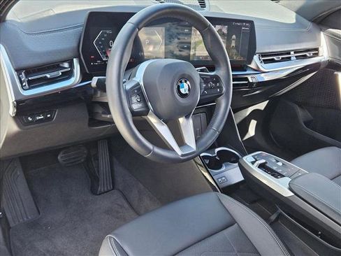 Used 2025 BMW X2 xDrive28i w/ Convenience Package image 9