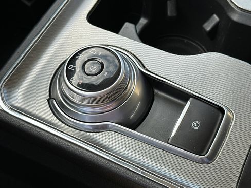 Used 2022 Ford Edge SEL image 30