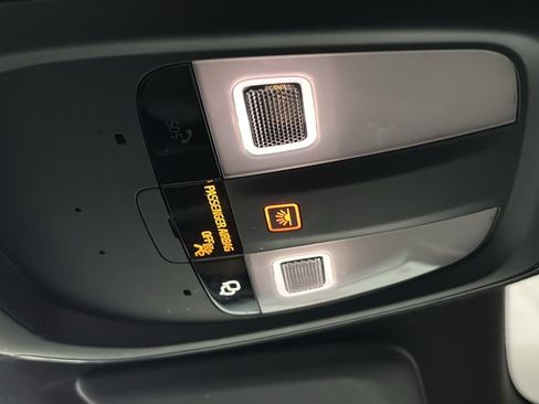 Used 2023 Volvo C40 P8 Recharge Plus AWD/4WD image 23