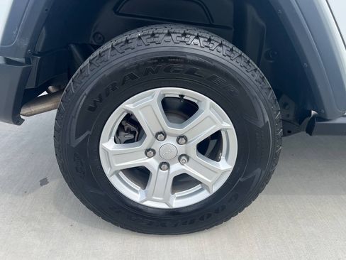 Used 2018 Jeep Wrangler Unlimited Sport S AWD/4WD image 30