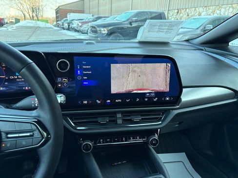 Used 2025 Chevrolet Equinox EV RS image 41