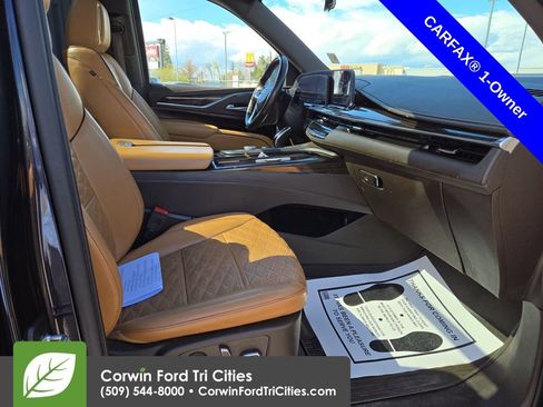 Used 2022 Cadillac Escalade ESV Premium Luxury AWD/4WD image 36