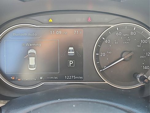 Used 2025 Nissan Versa SR w/ Trunk Package image 22