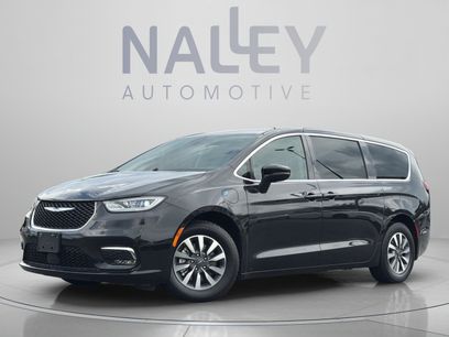 Used 2023 Chrysler Pacifica Touring-L