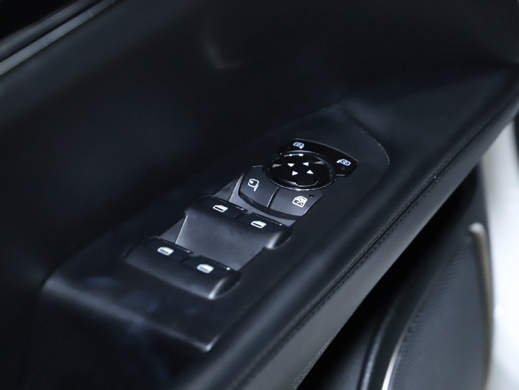 Used 2022 Lincoln Nautilus FWD image 17