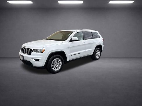 Used 2018 Jeep Grand Cherokee Laredo RWD image 4