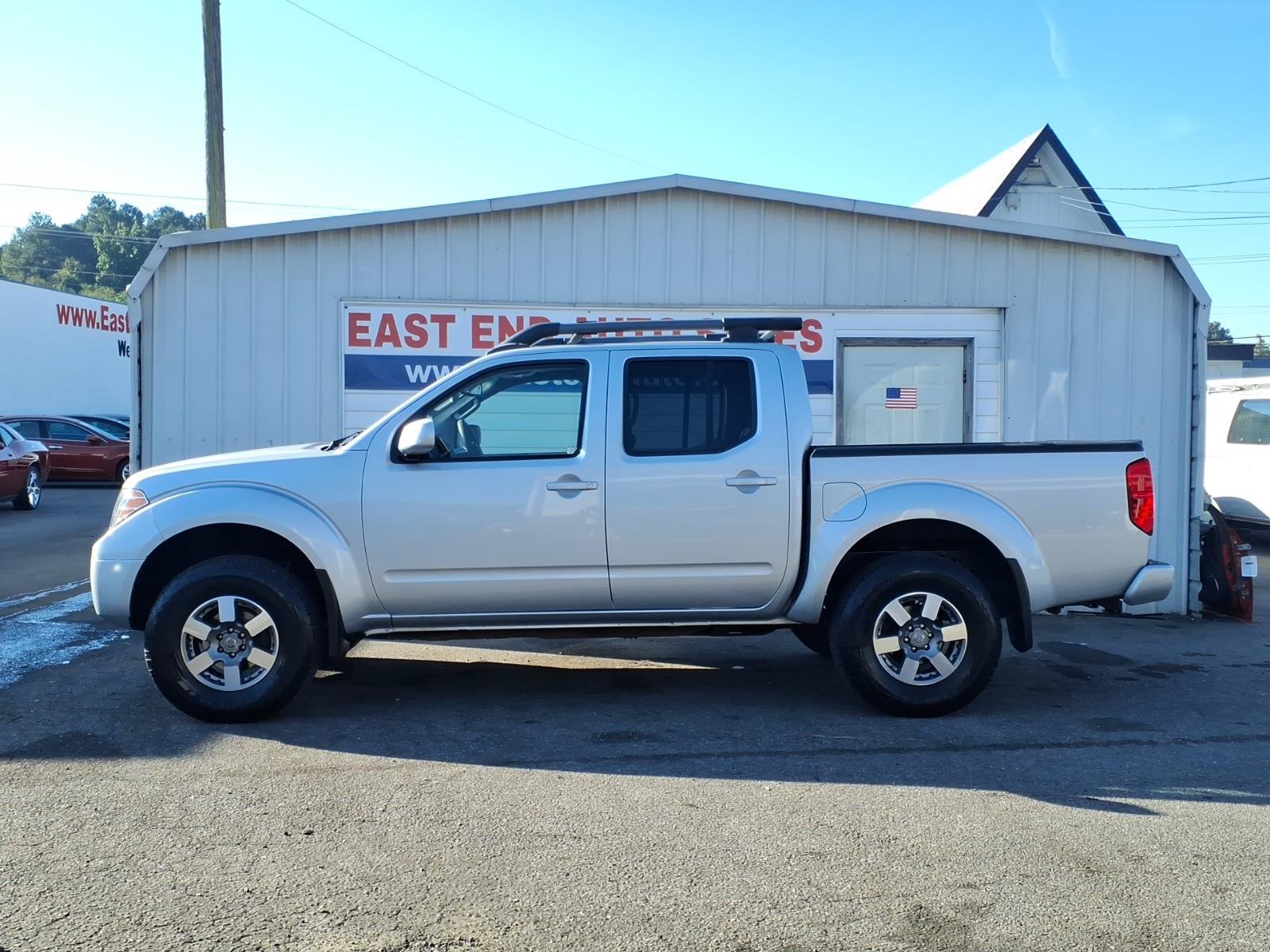 Used 2013 Nissan Frontier PRO-4X w/ Pro-4x Luxury Pkg AWD/4WD image 2