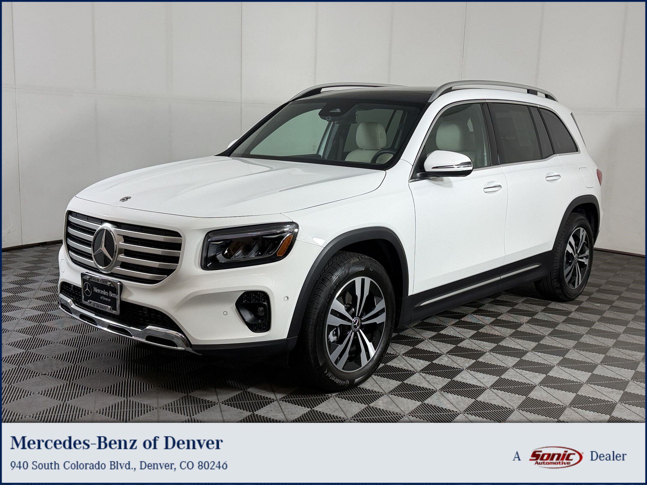 Used 2025 Mercedes-Benz GLB 250 4MATIC image 1