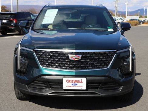 Used 2024 Cadillac XT4 Luxury w/ Cold Weather Package image 6