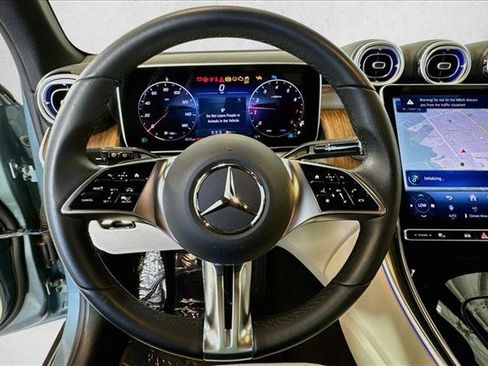 Used 2026 Mercedes-Benz GLC 300 4MATIC image 11