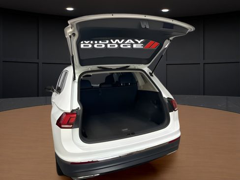Used 2021 Volkswagen Tiguan SE R-Line AWD/4WD image 7