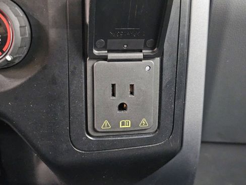Used 2023 Ford F150 XLT AWD/4WD image 19