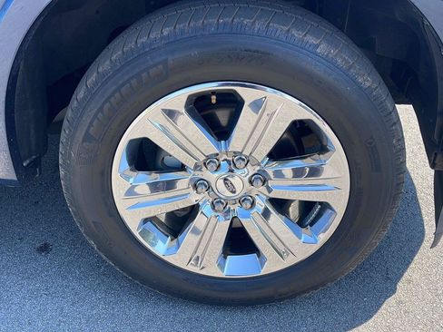 Used 2018 Ford F150 Lariat w/ Equipment Group 502A Luxury RWD image 9