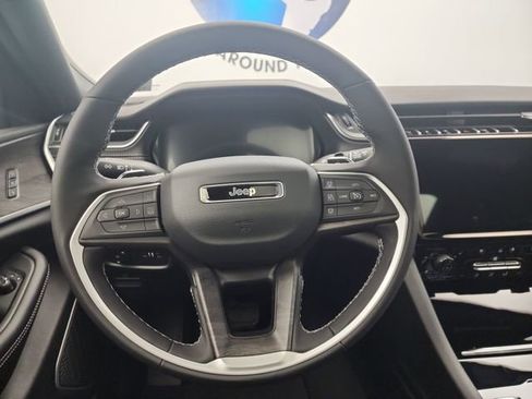 New 2025 Jeep Grand Cherokee L Limited w/ Luxury Tech Group II image 18