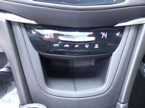 Used 2021 Cadillac XT5 Premium Luxury AWD/4WD image 23