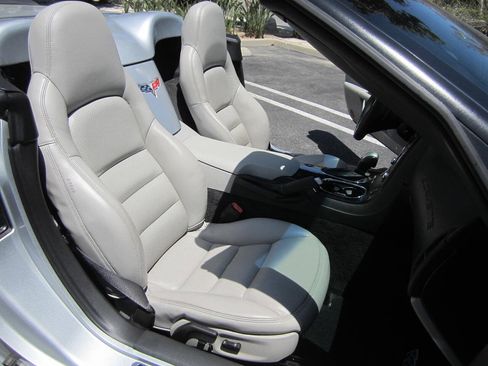 Used 2009 Chevrolet Corvette Convertible w/ Preferred Equipment Group RWD image 26