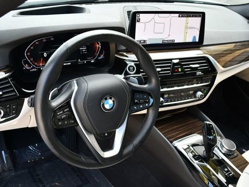 Used 2021 BMW 540i xDrive w/ Premium Package AWD/4WD image 40