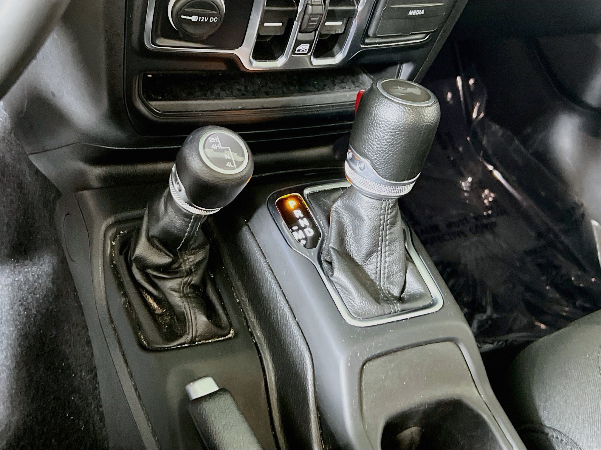 Used 2023 Jeep Wrangler Unlimited Sport AWD/4WD image 16