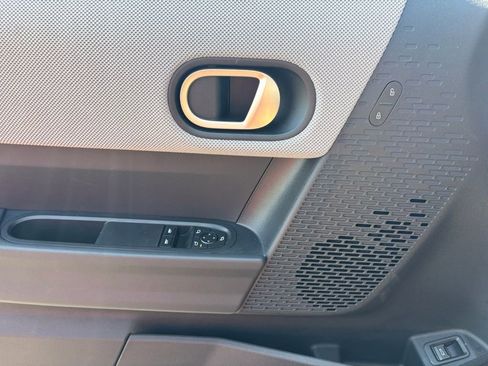 Used 2025 MINI Cooper 2-Door Hardtop image 11