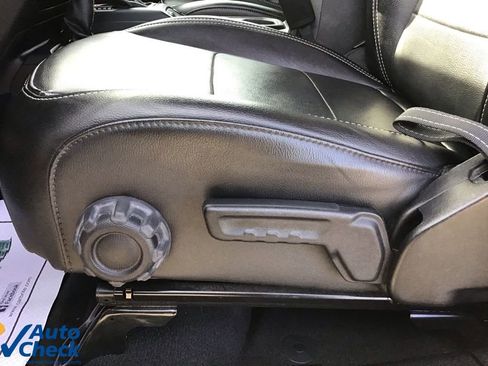 Used 2022 Jeep Wrangler Unlimited Sahara image 28