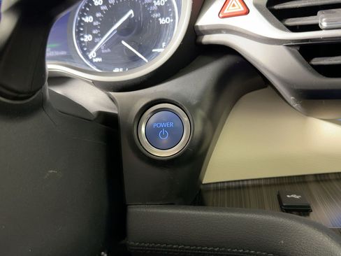 Used 2023 Toyota Sienna Platinum image 26