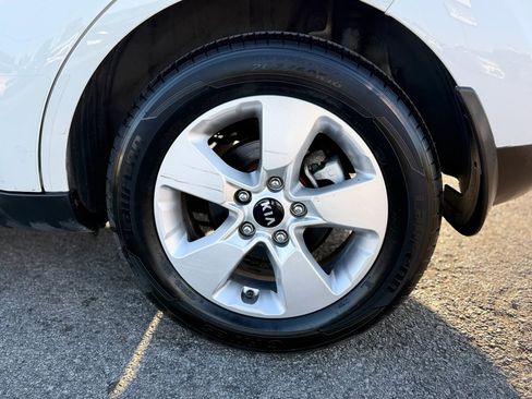 Used 2019 Kia Soul FWD image 39