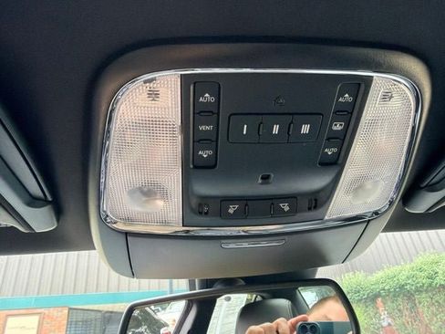 Used 2023 Chrysler 300 S w/ Comfort Group RWD image 15