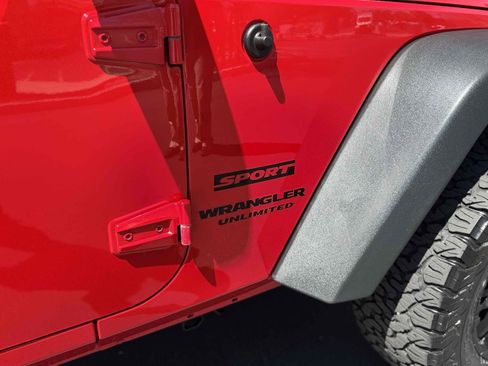 Used 2015 Jeep Wrangler Unlimited Sport w/ Quick Order Package 24S AWD/4WD image 20