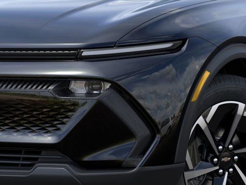 New 2026 Chevrolet Equinox EV LT image 10