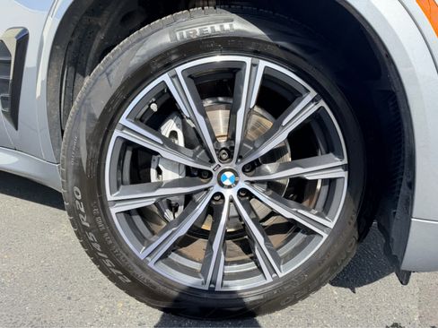 Used 2026 BMW X5 sDrive40i image 9