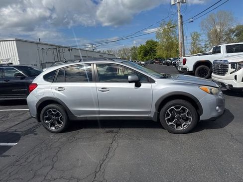 Used 2014 Subaru Crosstrek 2.0i Premium w/ Moonroof Package AWD/4WD image 3