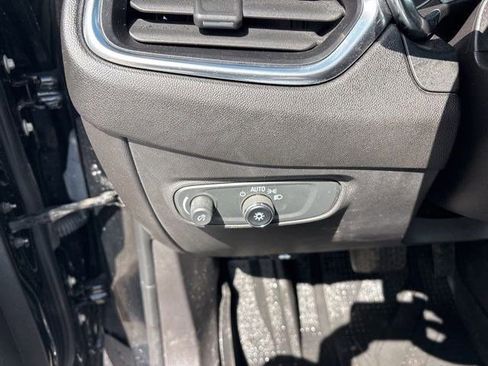 Used 2024 Chevrolet Equinox LT w/ LPO, Floor Liner Package FWD image 19