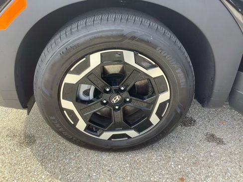 Certified 2025 Hyundai Santa Fe SEL image 36