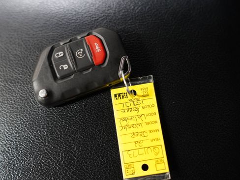 Used 2022 Jeep Wrangler Unlimited Sport AWD/4WD image 31