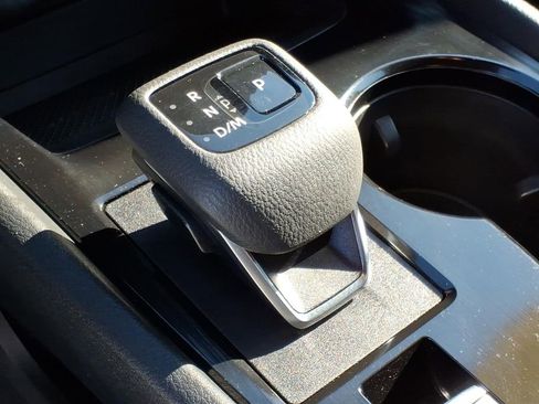 Used 2023 Nissan Rogue S AWD/4WD image 17