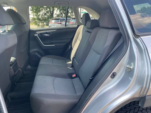 Used 2020 Toyota RAV4 XLE w/ Carpet Mat Package AWD/4WD image 11